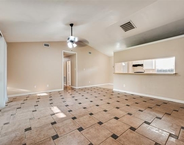 7204 Shadow Bend Drive - Photo Thumbnail 24