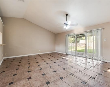 7204 Shadow Bend Drive - Photo Thumbnail 25