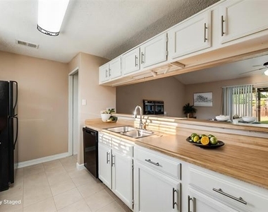 7204 Shadow Bend Drive - Photo Thumbnail 3