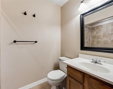7204 Shadow Bend Drive - Photo Thumbnail 14