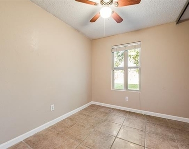 7204 Shadow Bend Drive - Photo Thumbnail 20