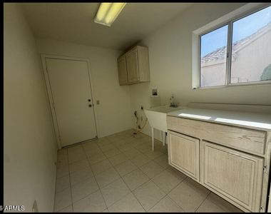 14626 W Trading Post Drive - Photo Thumbnail 10