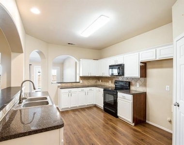 14536 Crystal Lake Drive - Photo Thumbnail 10
