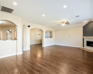 14536 Crystal Lake Drive - Photo Thumbnail 5