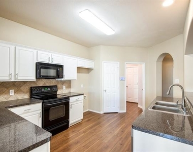 14536 Crystal Lake Drive - Photo Thumbnail 8