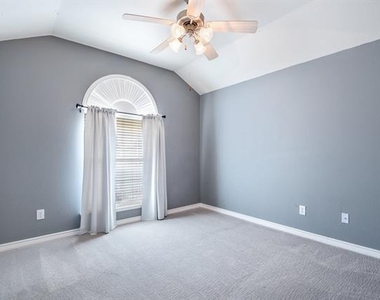 14536 Crystal Lake Drive - Photo Thumbnail 16