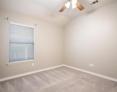 14536 Crystal Lake Drive - Photo Thumbnail 17