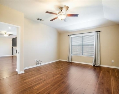 14536 Crystal Lake Drive - Photo Thumbnail 13