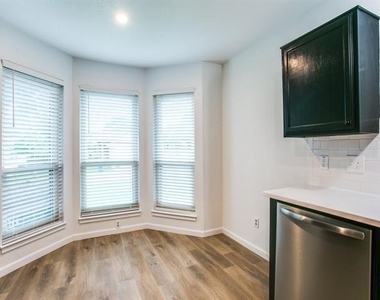 333 Banyan Drive - Photo Thumbnail 6