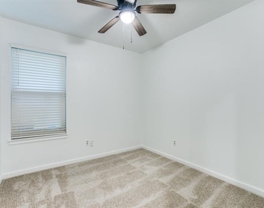 333 Banyan Drive - Photo Thumbnail 9