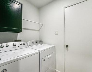 333 Banyan Drive - Photo Thumbnail 8