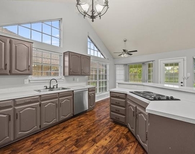 2329 Penrose Drive - Photo Thumbnail 7