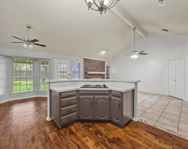 2329 Penrose Drive - Photo Thumbnail 9