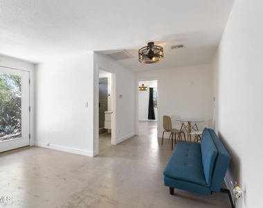 934a W Parkway Boulevard - Photo Thumbnail 9
