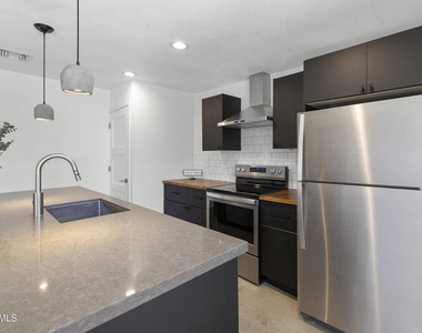 934a W Parkway Boulevard - Photo Thumbnail 4