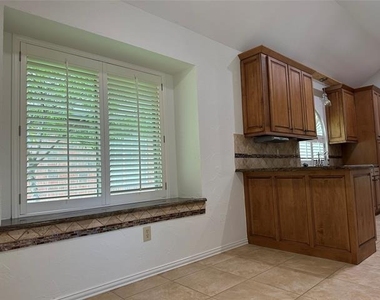 730 Blue Oak Drive - Photo Thumbnail 10