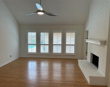 730 Blue Oak Drive - Photo Thumbnail 6