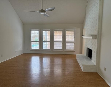 730 Blue Oak Drive - Photo Thumbnail 7