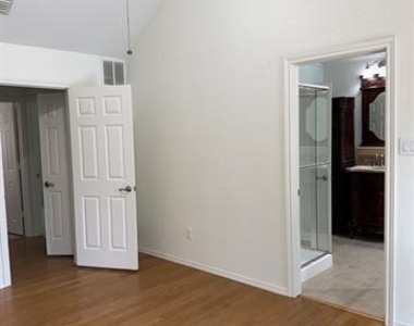 730 Blue Oak Drive - Photo Thumbnail 23