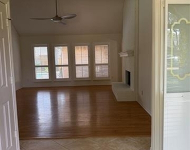 730 Blue Oak Drive - Photo Thumbnail 3