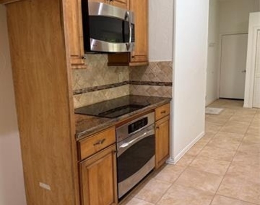 730 Blue Oak Drive - Photo Thumbnail 8