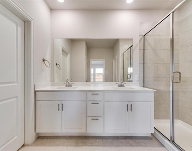 3504 Lillian Court - Photo Thumbnail 13