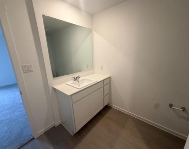 3117 Campeiro Avenue - Photo Thumbnail 4