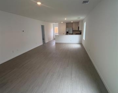 3117 Campeiro Avenue - Photo Thumbnail 13