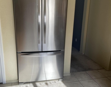 25236 N 41st Avenue - Photo Thumbnail 26