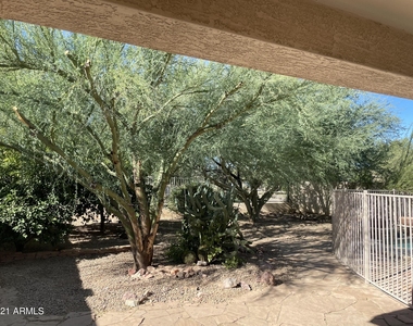 25236 N 41st Avenue - Photo Thumbnail 4