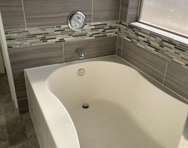 25236 N 41st Avenue - Photo Thumbnail 13