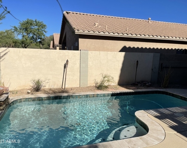 25236 N 41st Avenue - Photo Thumbnail 2