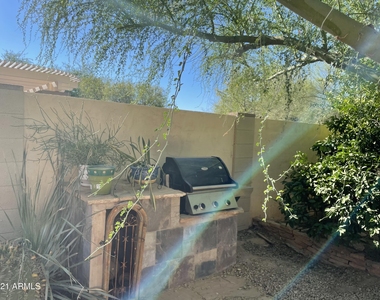 25236 N 41st Avenue - Photo Thumbnail 5