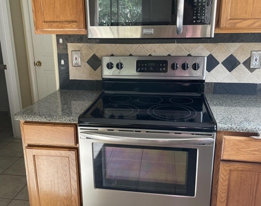 25236 N 41st Avenue - Photo Thumbnail 27