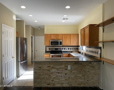 25236 N 41st Avenue - Photo Thumbnail 22