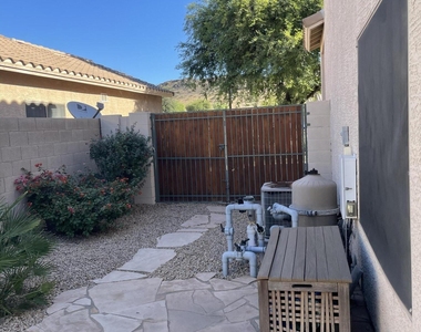 25236 N 41st Avenue - Photo Thumbnail 3