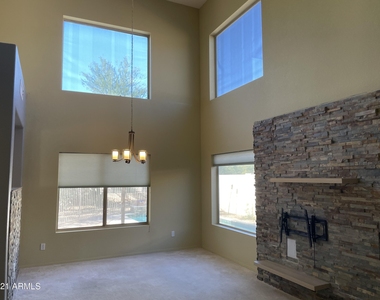 25236 N 41st Avenue - Photo Thumbnail 19