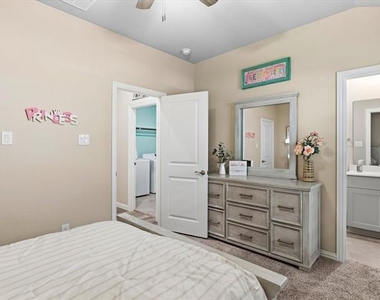 1512 Berry Ridge Trail - Photo Thumbnail 18