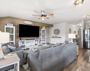 1512 Berry Ridge Trail - Photo Thumbnail 10