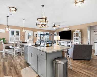 1512 Berry Ridge Trail - Photo Thumbnail 12