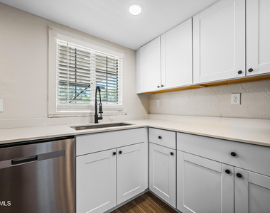 750 W 1st Place - Photo Thumbnail 8