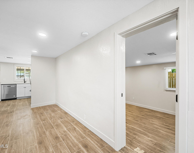 750 W 1st Place - Photo Thumbnail 12