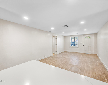 750 W 1st Place - Photo Thumbnail 11