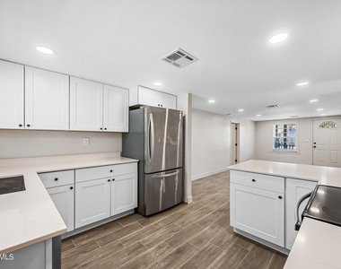 750 W 1st Place - Photo Thumbnail 10