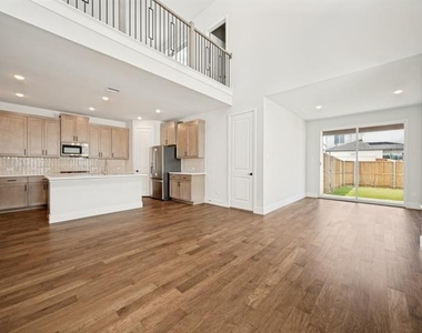 7342 Farley Street - Photo Thumbnail 5