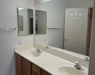 205 N 74th Street - Photo Thumbnail 21