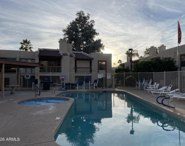205 N 74th Street - Photo Thumbnail 3