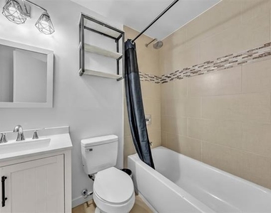 6801 Penhurst Drive - Photo Thumbnail 17
