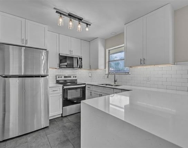 6801 Penhurst Drive - Photo Thumbnail 4