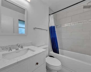 6801 Penhurst Drive - Photo Thumbnail 14